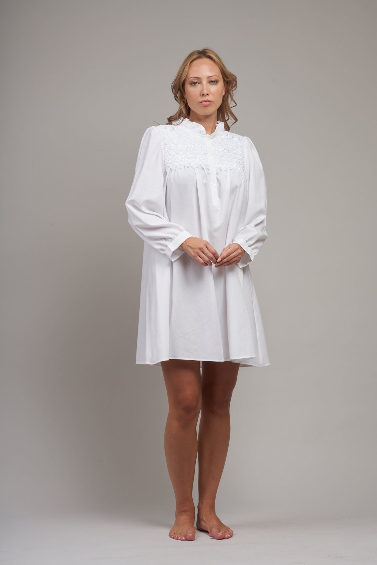 9014  Short gown with ruffle neckline