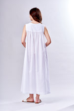 6511 Long gown w yoke