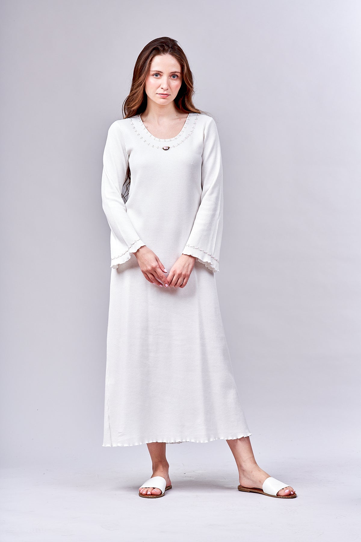 8502 Long gown with long sleeves