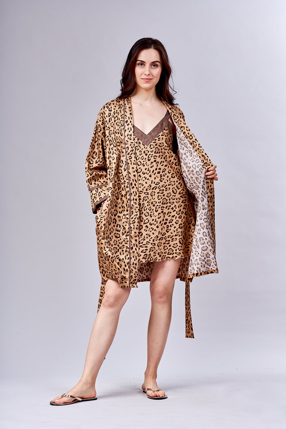 7500- Short Robe- Final sale, no returns/ exchanges