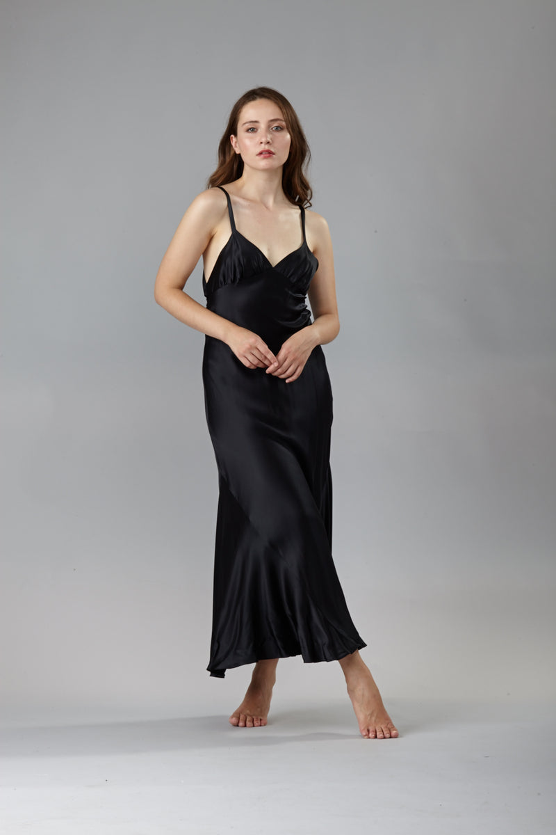 9509 Elegant biais cut nightgown