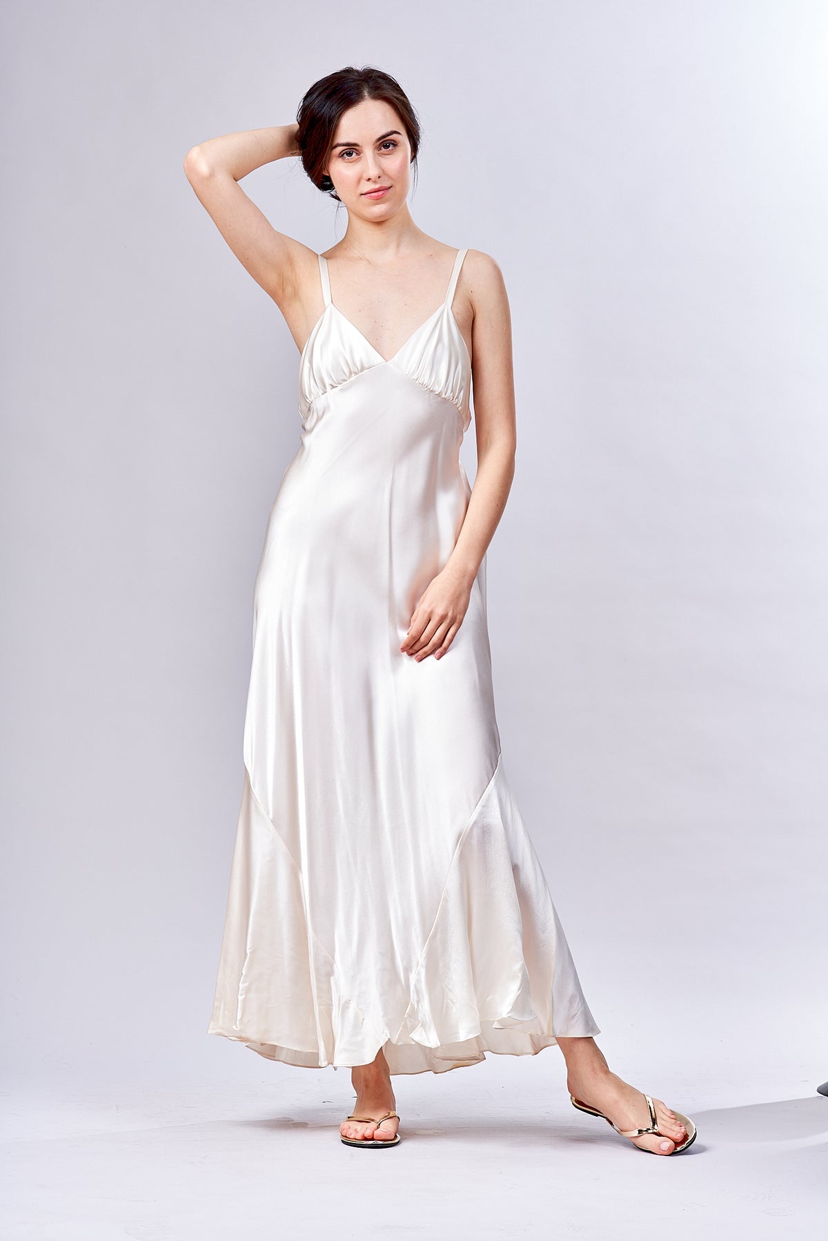 9509 Elegant biais cut nightgown