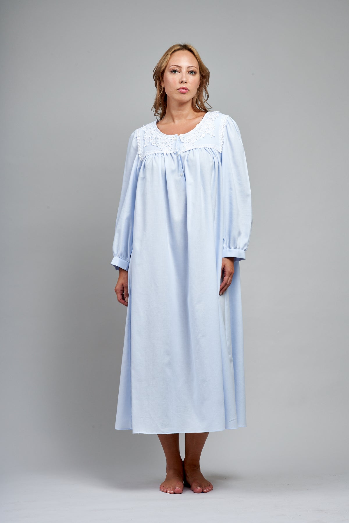 9013 Flannel Long gown with lace collar