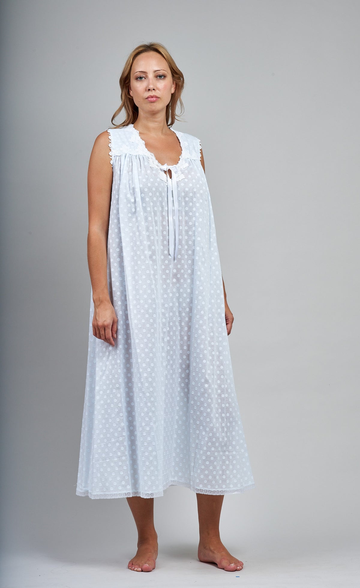 6017 Long gown with fr.openings