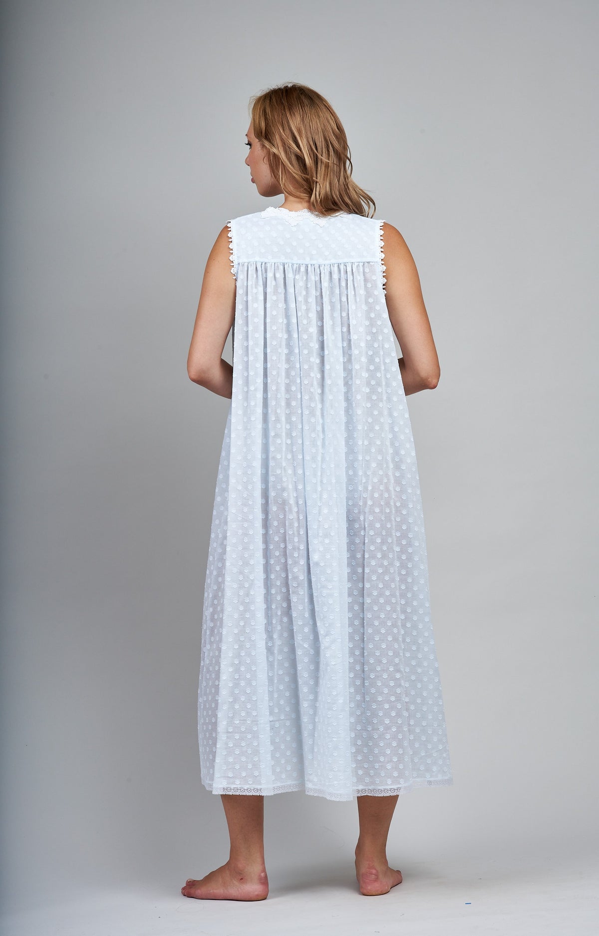 6017 Long gown with fr.openings