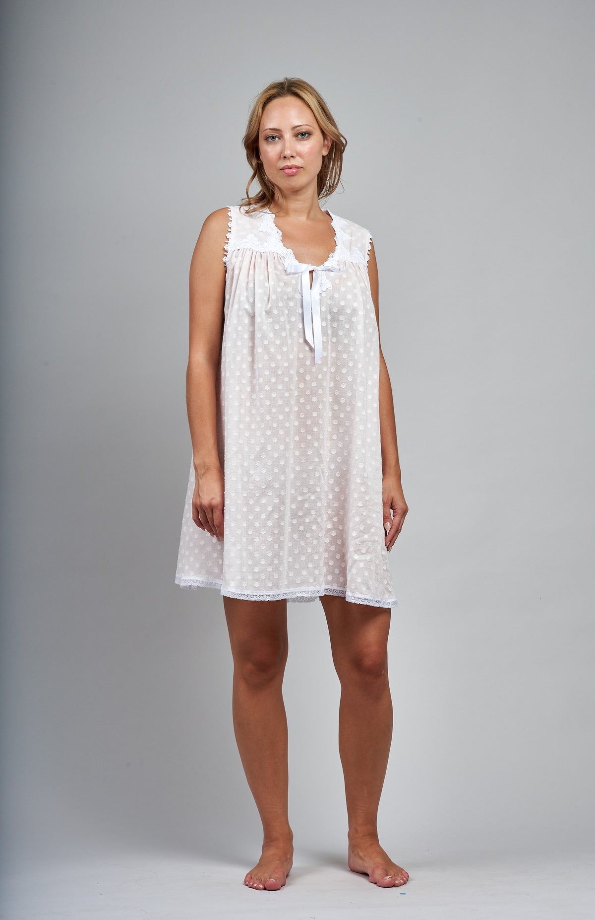 6016 Short gown with fr.openings