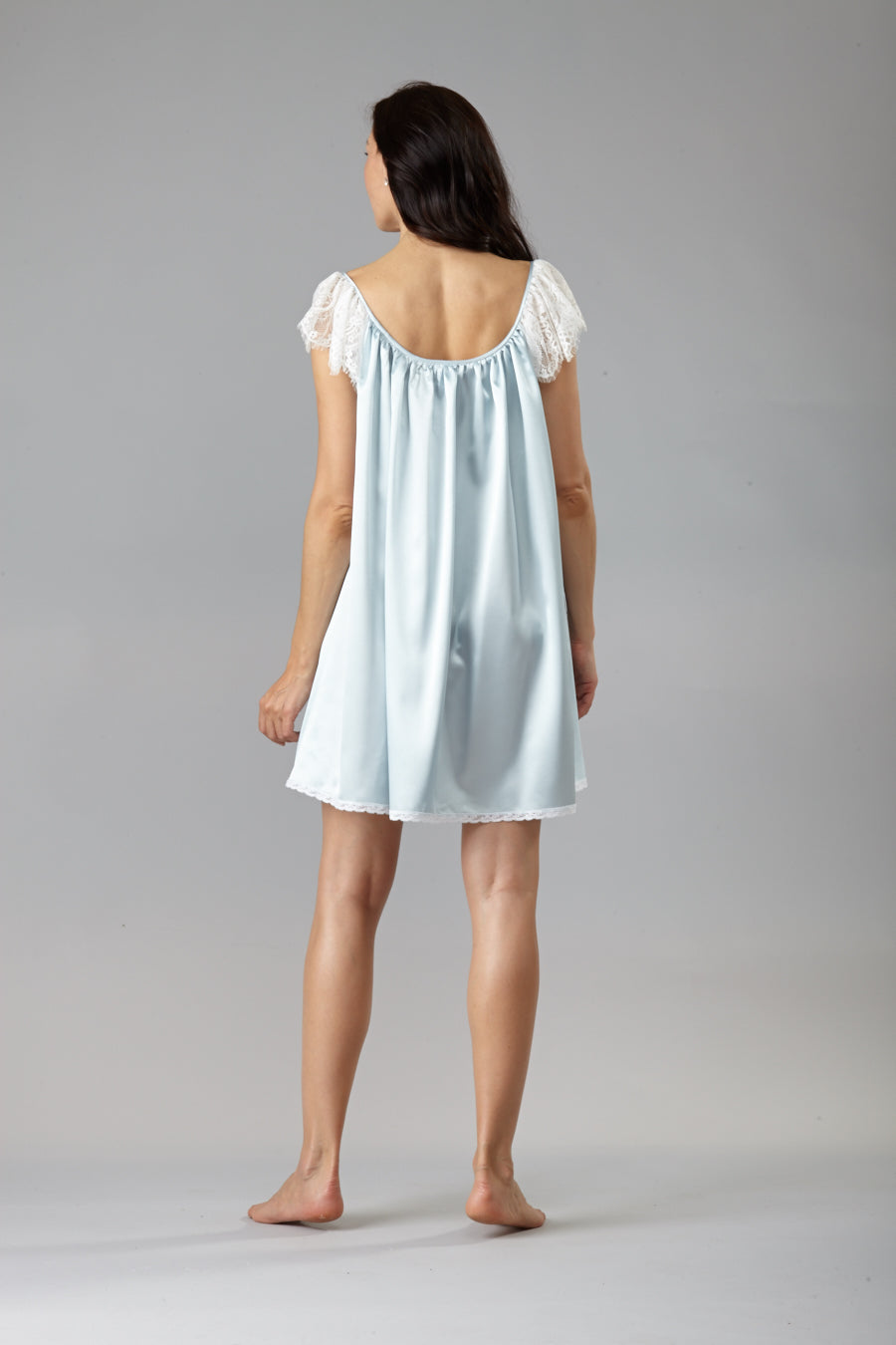 9558 Short nightgown with lace sleeves