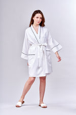 2506- Short Kimono Robe