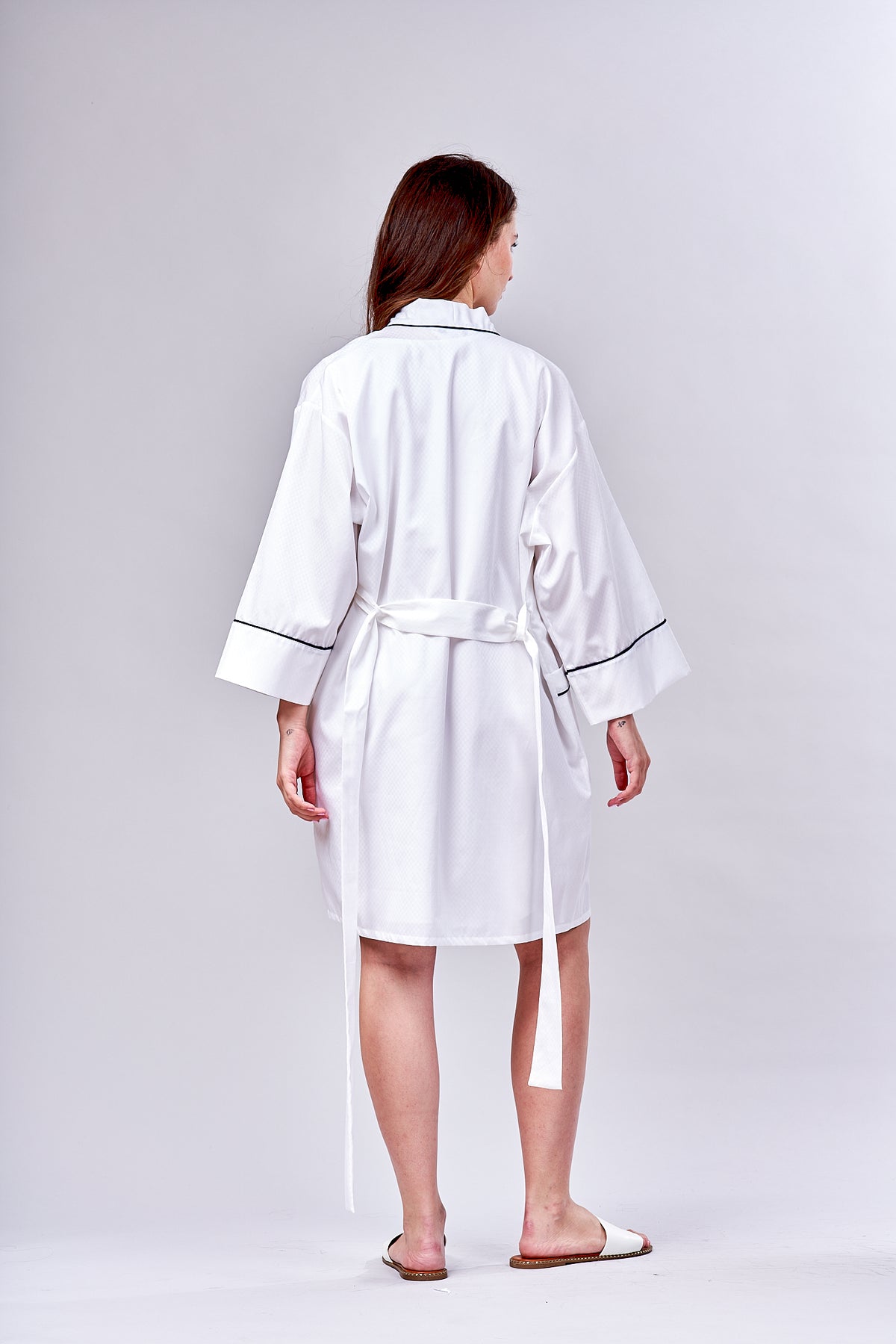 2506- Short Kimono Robe