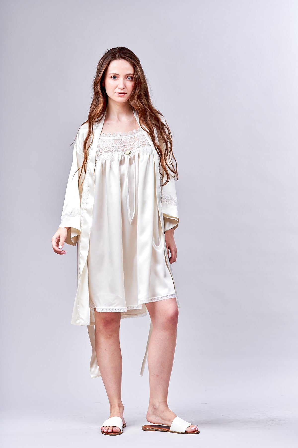 4017 - Short Nightgown with shoulder straps