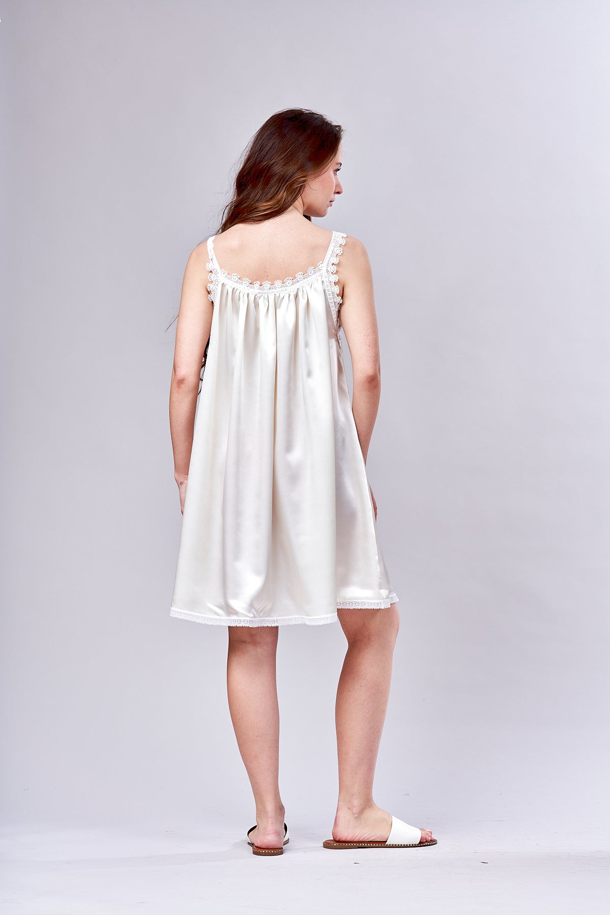 4017 - Short Nightgown with shoulder straps