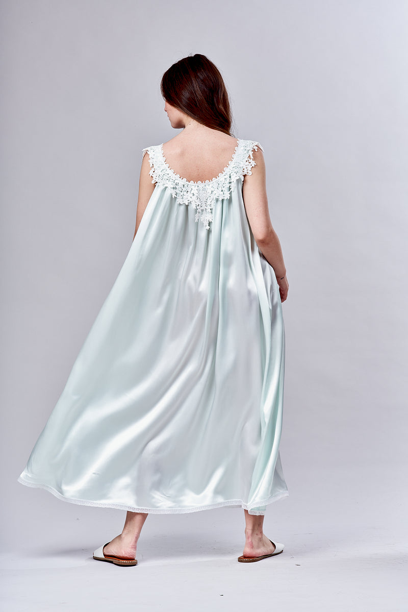 4007 -  Long Gown with Venice lace