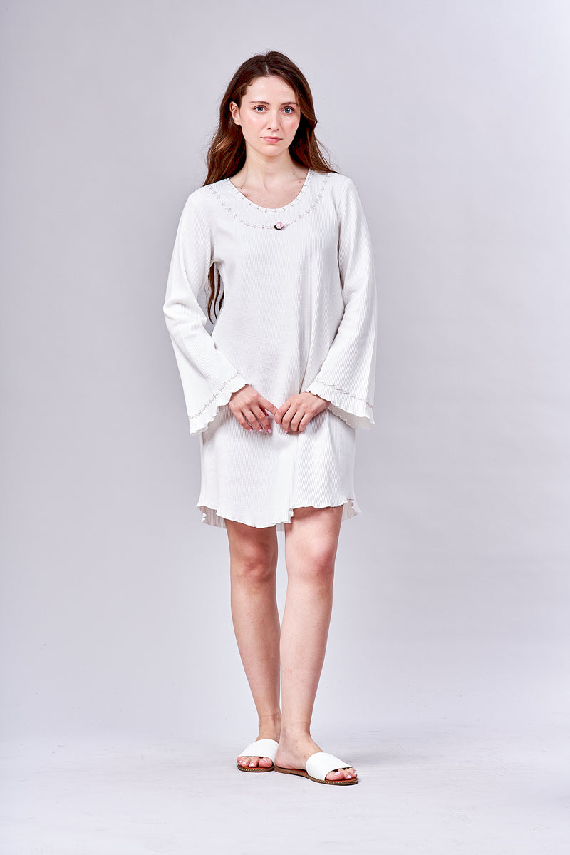 8501 Short gown with long sleeves