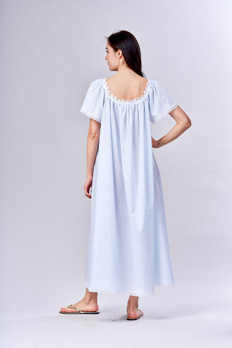 578 - Long gown with butterfly short sleeves