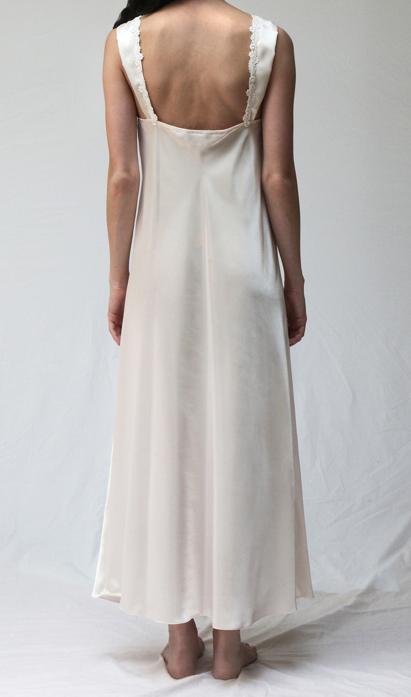 4005 - Satin Long biais cut gown
