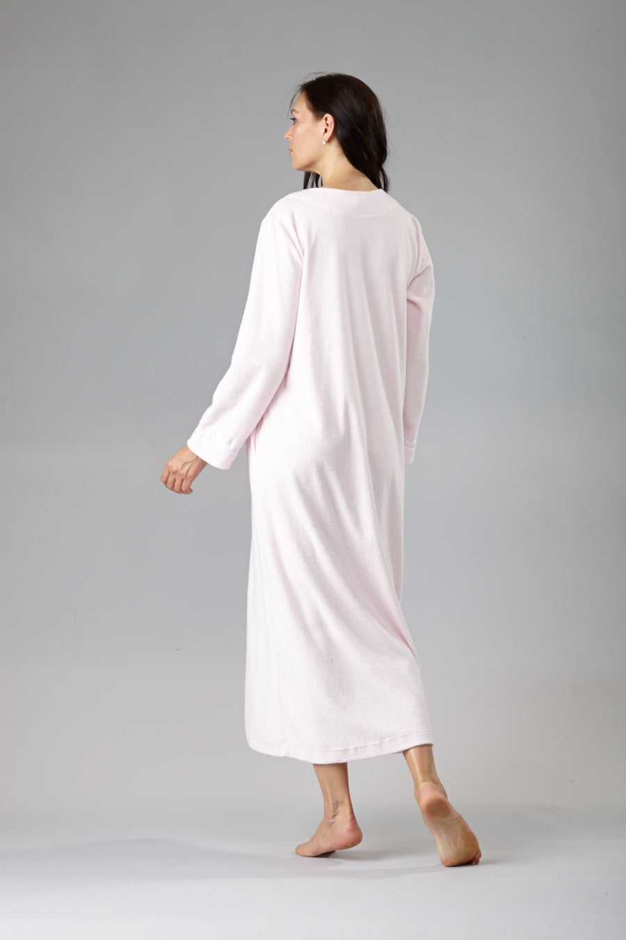 5002 - Pretty long zipped robe