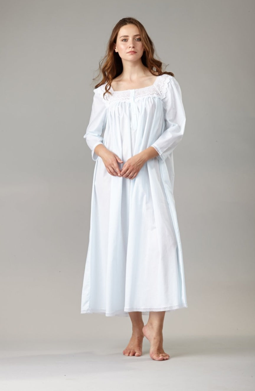 1500 - Long nightgown