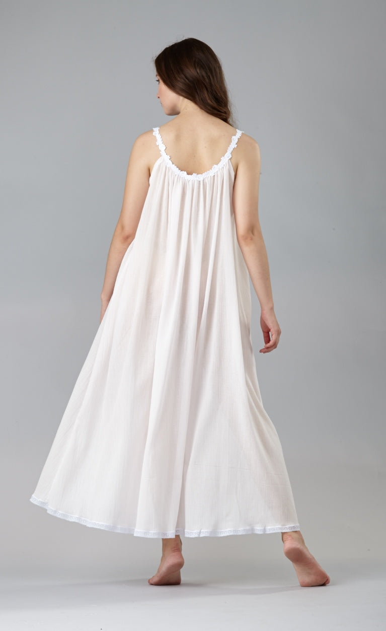 3502 - Darling gown with ruffle