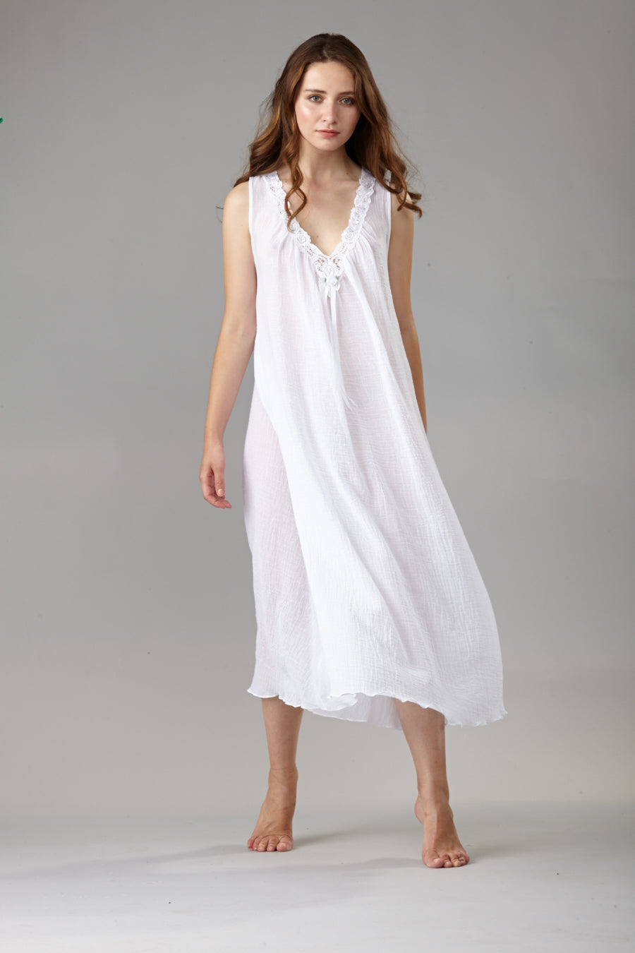 3001 - Long sleeveless gown