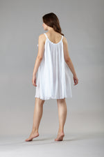 3501 - Short gown w ruffle