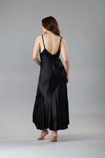 9509 Elegant biais cut nightgown